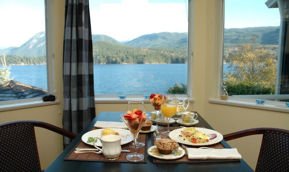 At The Shore Bed And Breakfast Sechelt Exterior foto