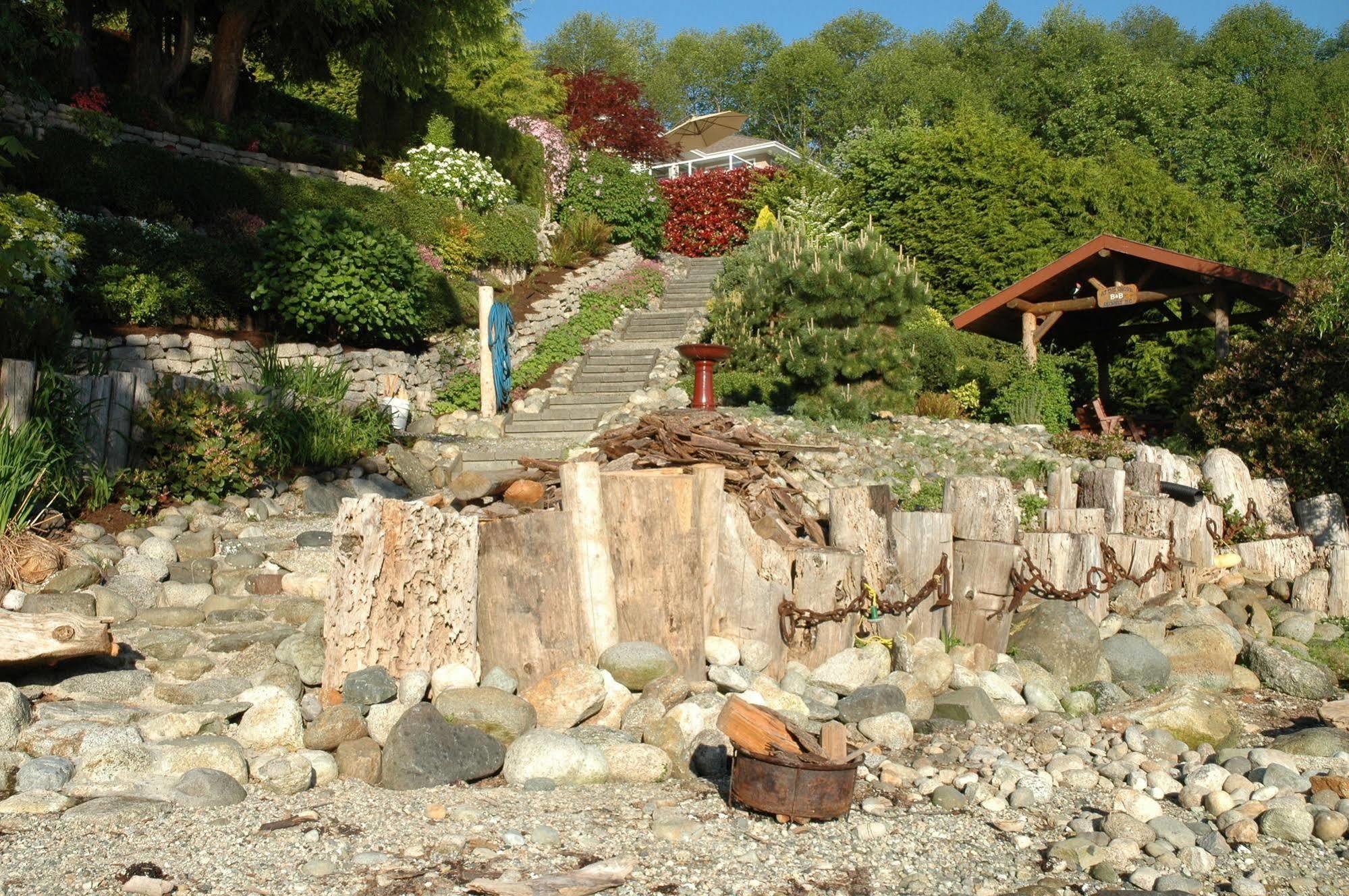At The Shore Bed And Breakfast Sechelt Exterior foto